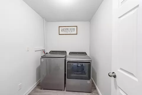 80 Vadnais St, Springfield, MA 01104 photo 10
