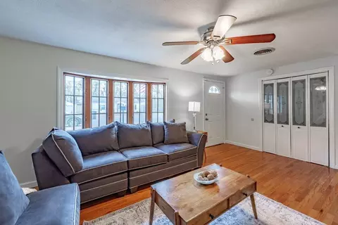 80 Vadnais St, Springfield, MA 01104 photo 7