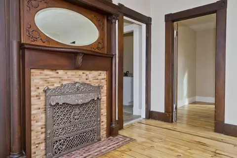 287 Walnut St, Springfield, MA 01105 photo 2