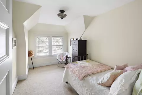 Bedroom - 23 Everett Ave, Winchester, MA 01890 photo 6 of 8