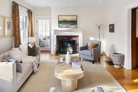 Living - 23 Everett Ave, Winchester, MA 01890 photo 2 of 5