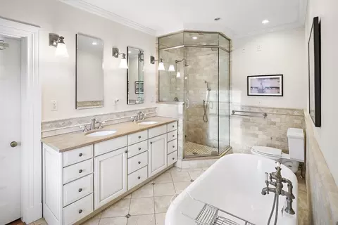 Bath - 23 Everett Ave, Winchester, MA 01890 photo 1 of 2