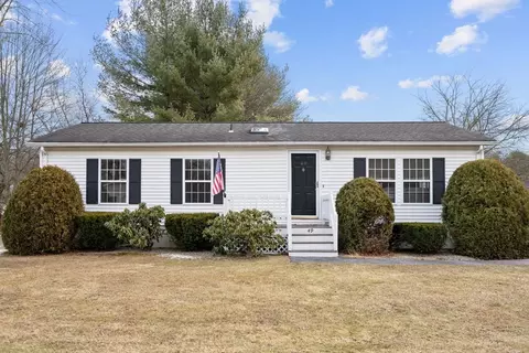 49 Trailwood Dr, Bridgewater, MA 02324