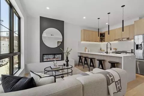 131 Fifth St #5, Cambridge, MA 02141