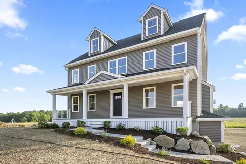 79 Thompson St, Middleboro, MA 02346