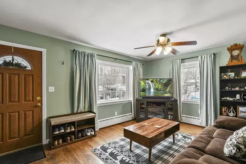 Entry Way - 10 Edison Ave, Pittsfield, MA 01201 photo 1 of 2