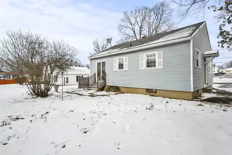 Exterior - 10 Edison Ave, Pittsfield, MA 01201 photo 10 of 10