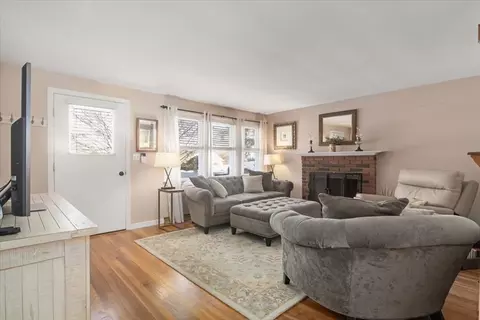 52 Hemlock St, Walpole, MA 02032 photo 4