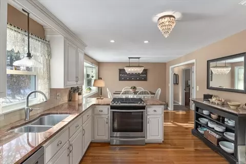 52 Hemlock St, Walpole, MA 02032 photo 15