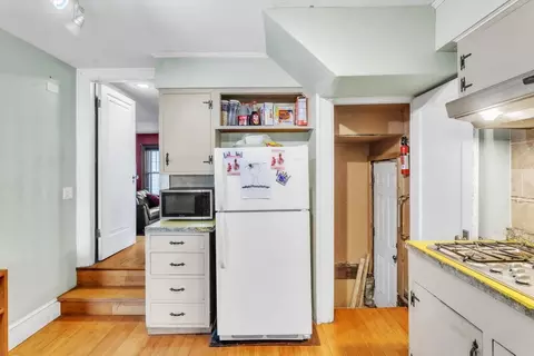 111 Manchester Ter, Springfield, MA 01108 photo 17