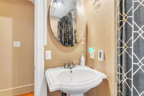 111 Manchester Ter, Springfield, MA 01108 photo 28