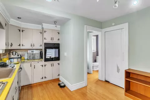 111 Manchester Ter, Springfield, MA 01108 photo 18