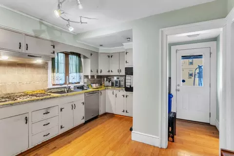 111 Manchester Ter, Springfield, MA 01108 photo 14