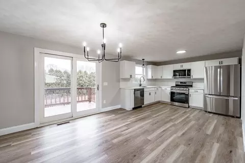 810 Weetamoe St, Fall River, MA 02720 photo 6