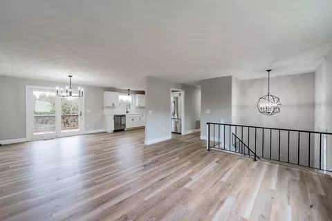 810 Weetamoe St, Fall River, MA 02720 photo 2