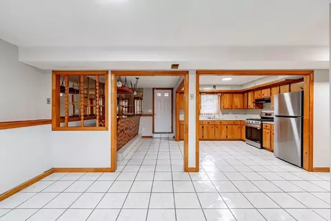 810 Weetamoe St, Fall River, MA 02720 photo 25