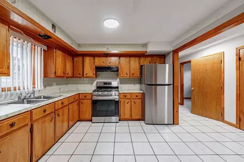 810 Weetamoe St, Fall River, MA 02720 photo 27