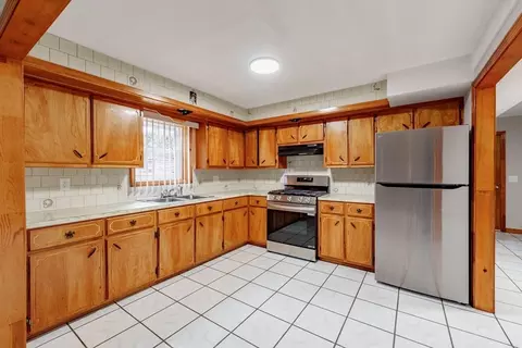 810 Weetamoe St, Fall River, MA 02720 photo 26