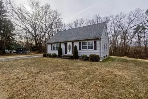 100 Loomis Dr, Chicopee, MA 01020 photo 2