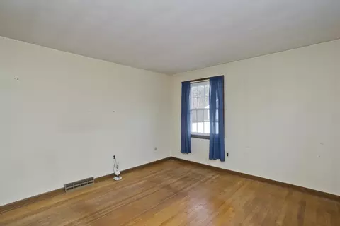 100 Loomis Dr, Chicopee, MA 01020 photo 18