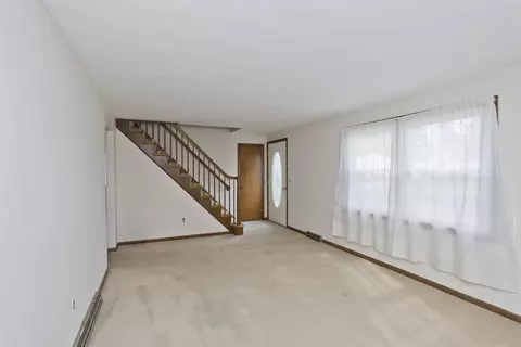 100 Loomis Dr, Chicopee, MA 01020 photo 9
