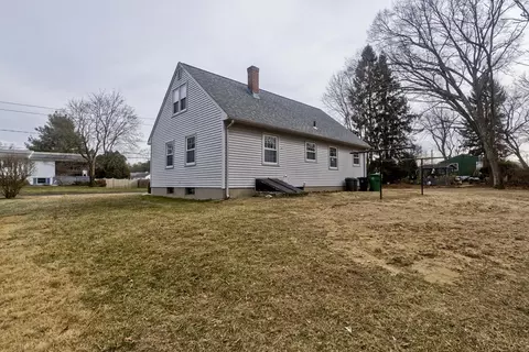100 Loomis Dr, Chicopee, MA 01020 photo 26