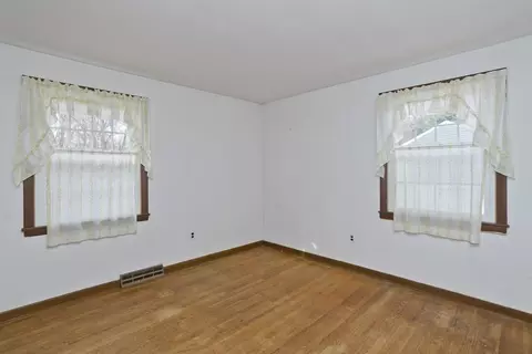 100 Loomis Dr, Chicopee, MA 01020 photo 15