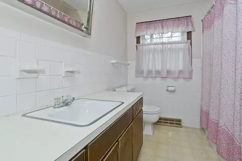 100 Loomis Dr, Chicopee, MA 01020 photo 14