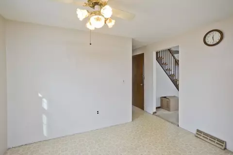 100 Loomis Dr, Chicopee, MA 01020 photo 8