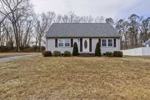 100 Loomis Dr, Chicopee, MA 01020