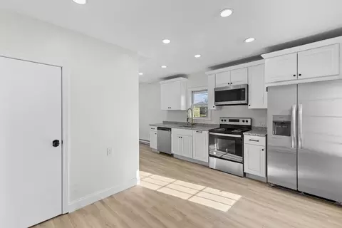 51 Miller St, Fall River, MA 02721 photo 6