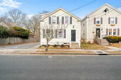 Exterior - 26 Spring St, Fairhaven, MA 02719 photo 2 of 5