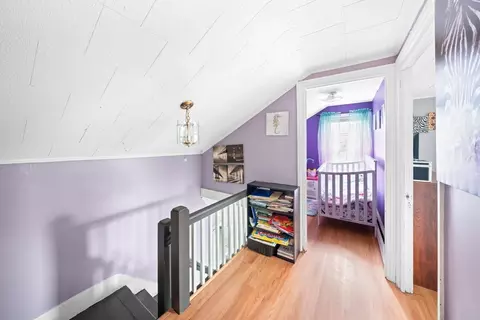Entry Way - 26 Spring St, Fairhaven, MA 02719 photo 4 of 5