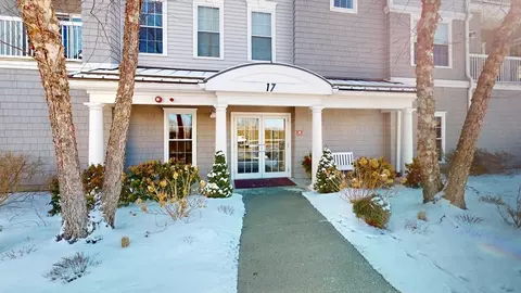 17 Morgan Dr #305, Natick, MA 01760