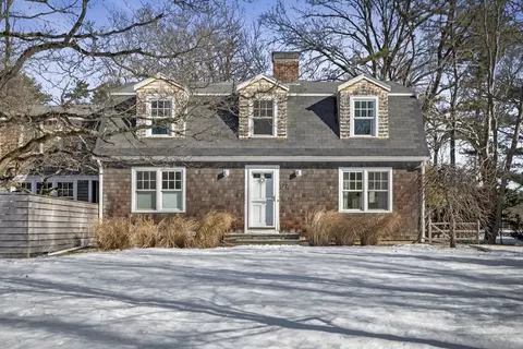 77 Fox Run Rd, Hamilton, MA 01982
