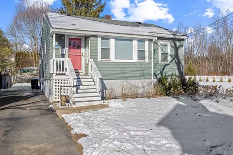 21 23 Prince St, Marblehead, MA 01945