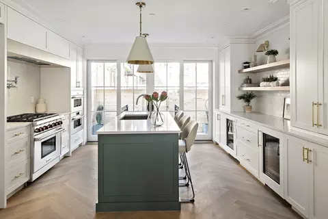 121 Warren Ave, Boston, MA 02116