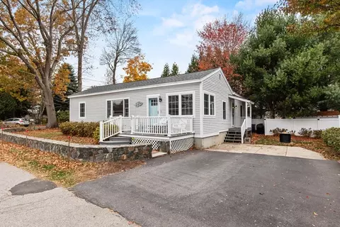 Exterior - 29 Emerald Ave, Hampton, NH 03842 photo 4 of 6