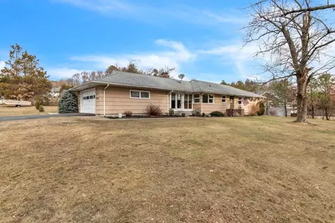 1098 Plumtree Rd, Springfield, MA 01119 photo 3