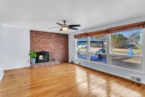 1098 Plumtree Rd, Springfield, MA 01119 photo 18