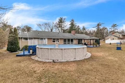 1098 Plumtree Rd, Springfield, MA 01119 photo 6