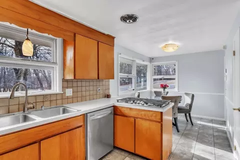 1098 Plumtree Rd, Springfield, MA 01119 photo 10