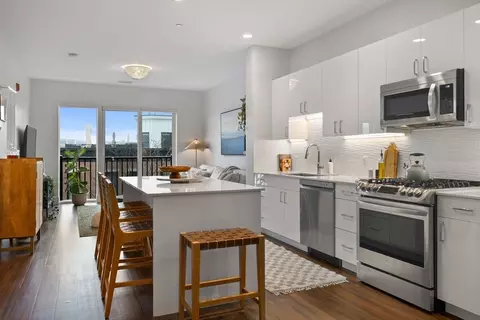 205 Maverick St #406, Boston, MA 02128