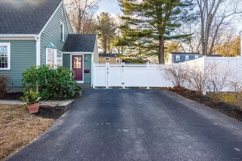 Exterior - 18 Wentworth Rd, Reading, MA 01867 photo 17 of 18