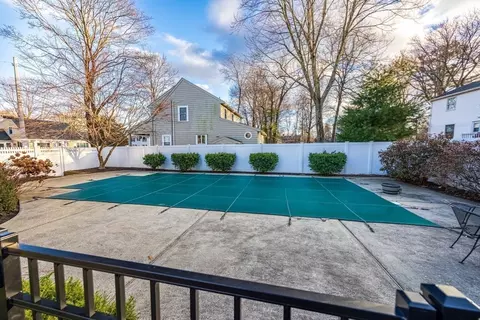 Exterior - 18 Wentworth Rd, Reading, MA 01867 photo 7 of 18