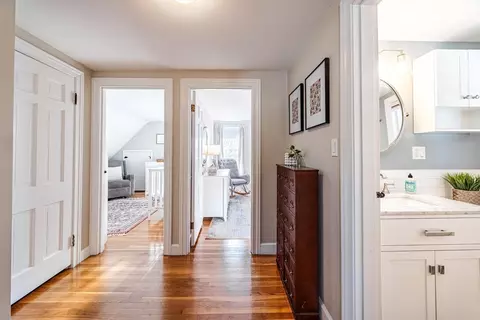 Entry Way - 18 Wentworth Rd, Reading, MA 01867 photo 5 of 5