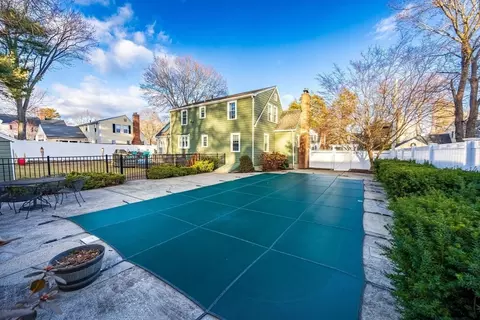 Exterior - 18 Wentworth Rd, Reading, MA 01867 photo 10 of 18