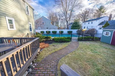 Exterior - 18 Wentworth Rd, Reading, MA 01867 photo 18 of 18