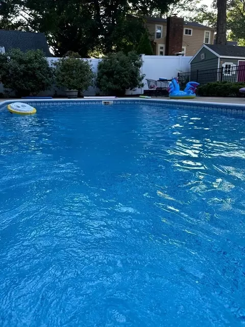 Exterior - 18 Wentworth Rd, Reading, MA 01867 photo 15 of 18