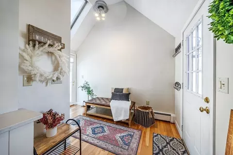 Entry Way - 18 Wentworth Rd, Reading, MA 01867 photo 1 of 5